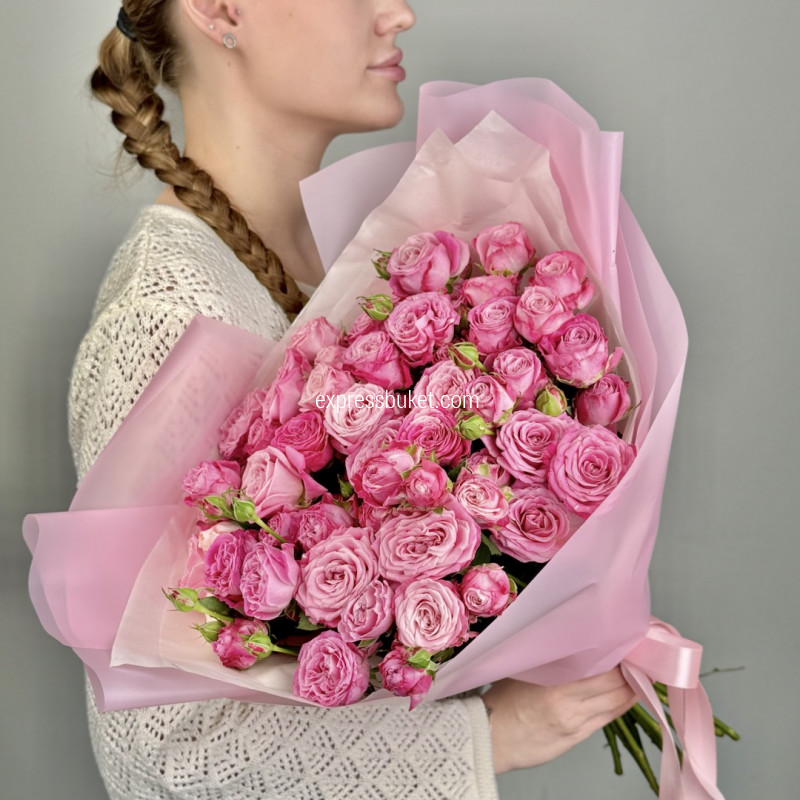 Букет из 15 кустовых пионовидных роз